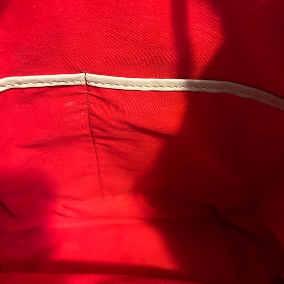 Dooney and Bourke leather purse/backpack❤️gorgeous ecru color red lining 15x12x7 - Picture 9 of 10